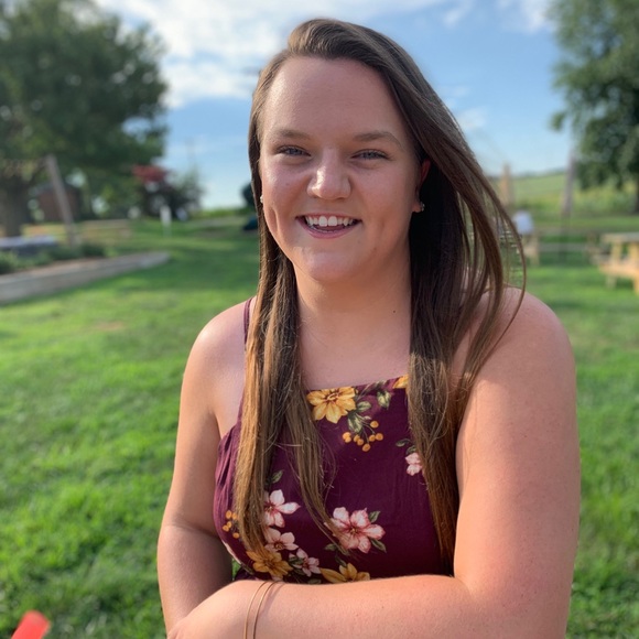 Meet your Posher, Kassi - Picture 2 of 2